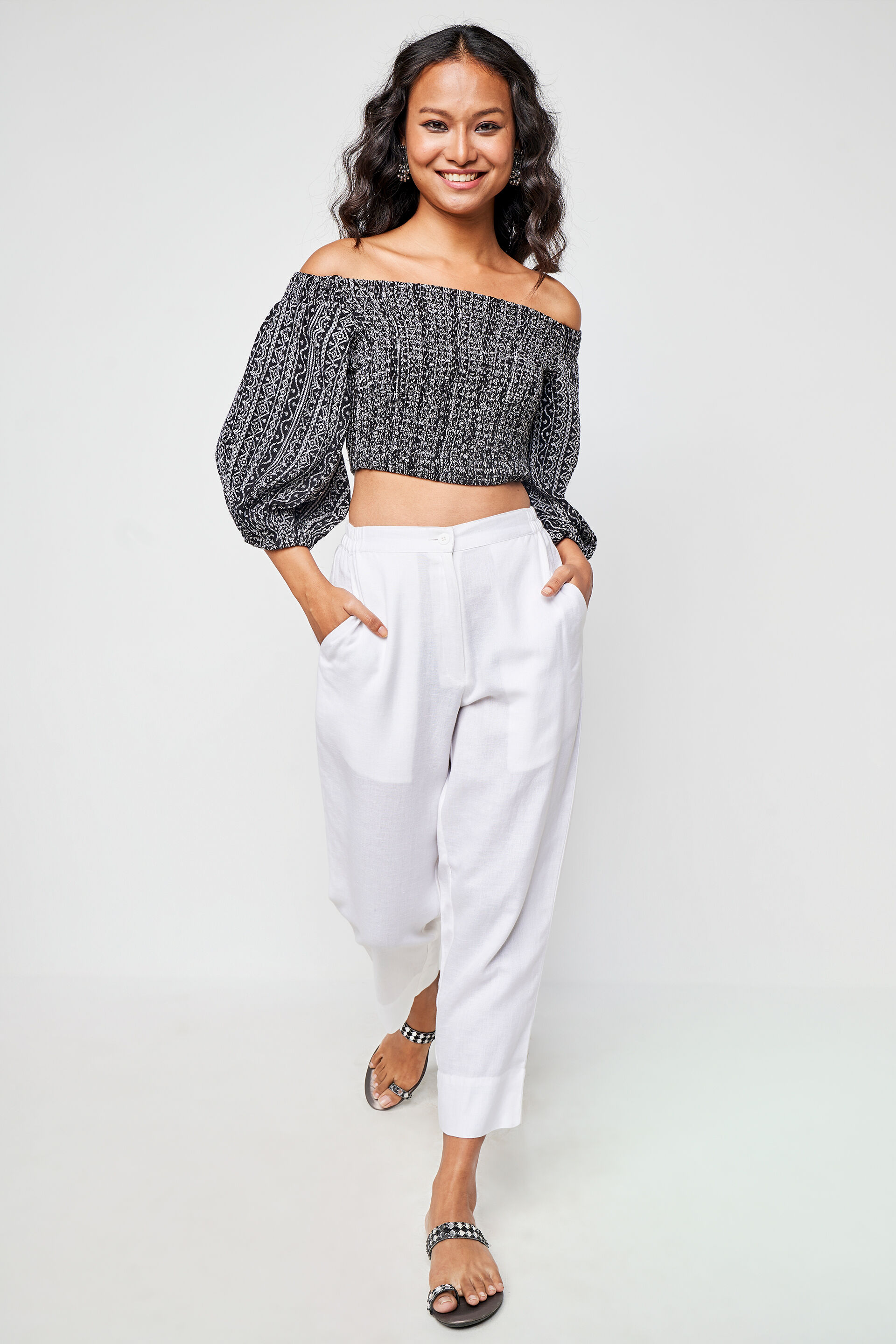 Off-Shoulder Crop-Top, Black, image 4